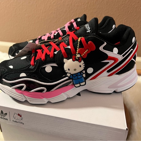Adidas x Hello Kitty Sneakers Women’s Size 8 NWB - Picture 5 of 13